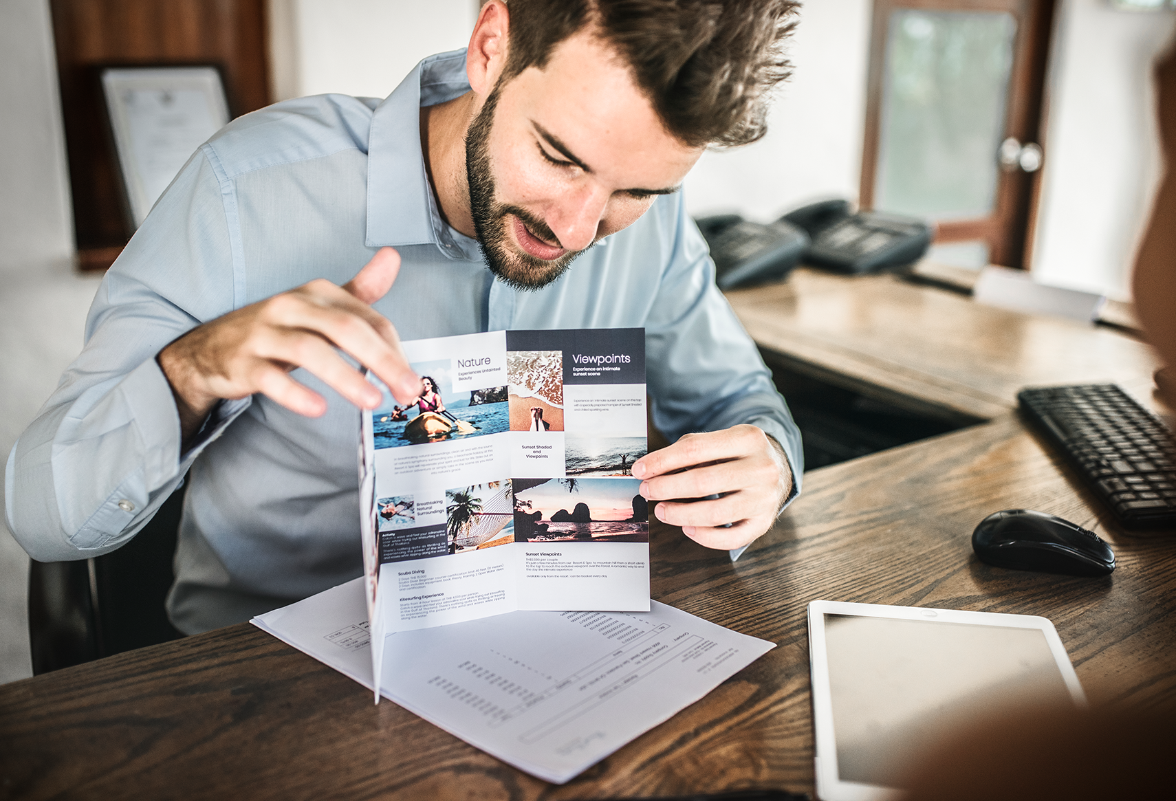 Print Marketing Isn’t Dead: How Flyers and Brochures Still Work for Small Businesses